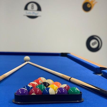 4 Bedroom Home With Garden, Game Room, Parking- Esho Stays Глостър Екстериор снимка