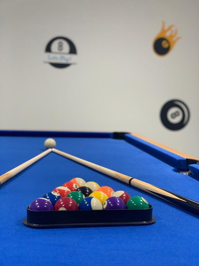 4 Bedroom Home With Garden, Game Room, Parking- Esho Stays Глостър Екстериор снимка